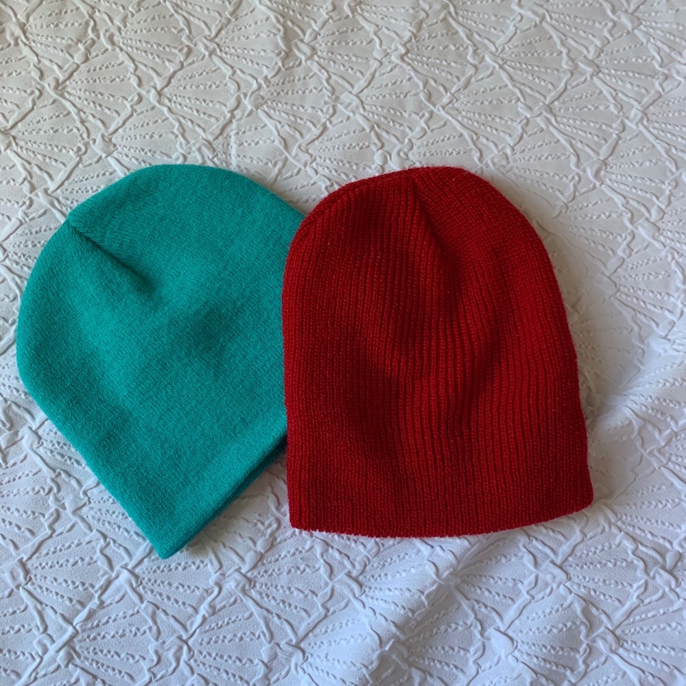 2 beanies